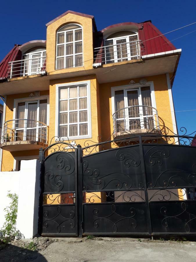 Home Batumi Exteriör bild