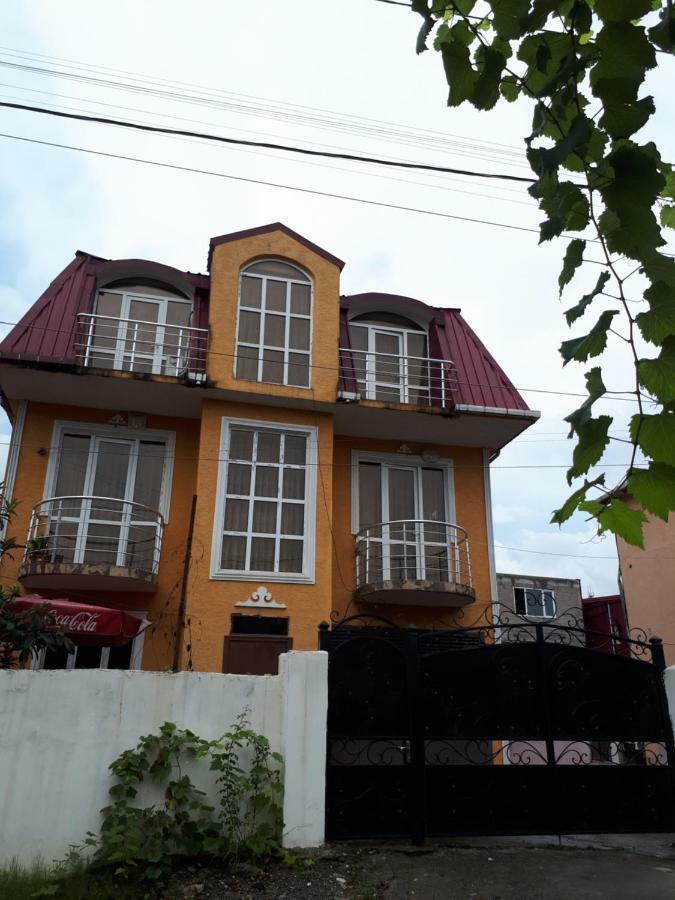Home Batumi Exteriör bild